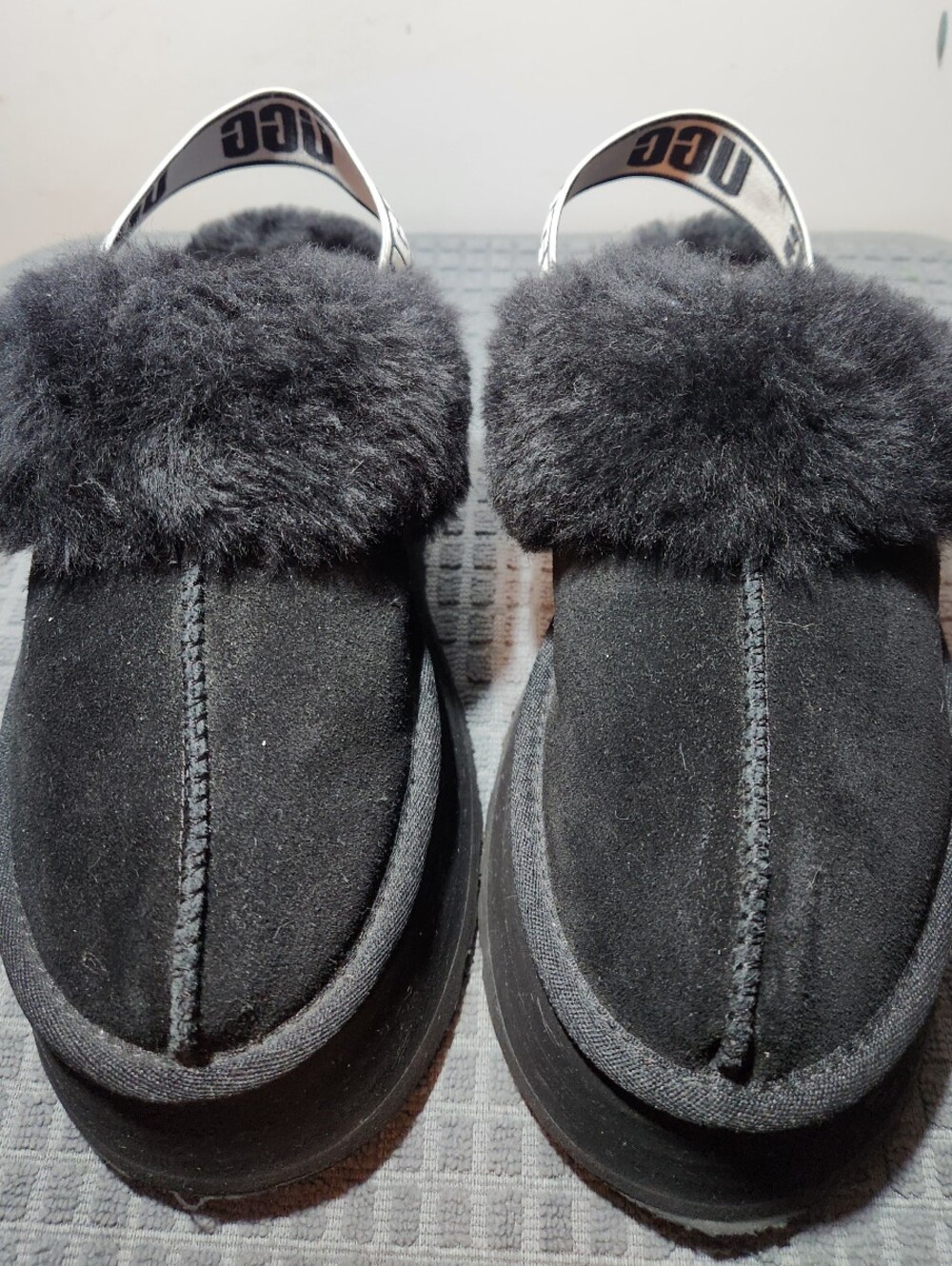 UGG Womens Size 9 Funkette Black Fluff Slide Platform Slipper Sandals